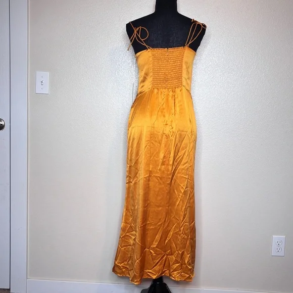 Reformation Marguerite Cantaloupe 100% Silk Dress Size 8 - Picture 5 of 13
